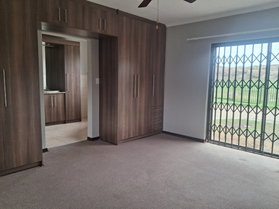 To Let 3 Bedroom Property for Rent in Hillside Free State